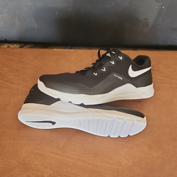 Nike flywire training shoes - Picture 2 of 5